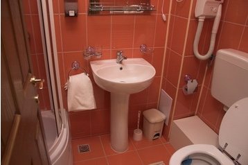 Roumanie Privát Sinaia, Extérieur